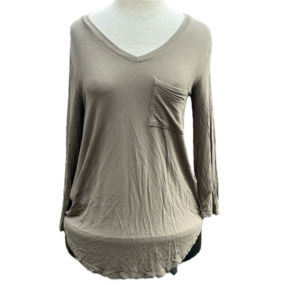 Versona quarter length sleeve top olive green v neck women’s XS